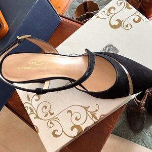 Brenda Zaro dress sandals size 40